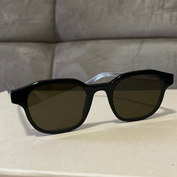 FENDI 53mm Rectangular Sunglasses In Black - Picture 2 of 7